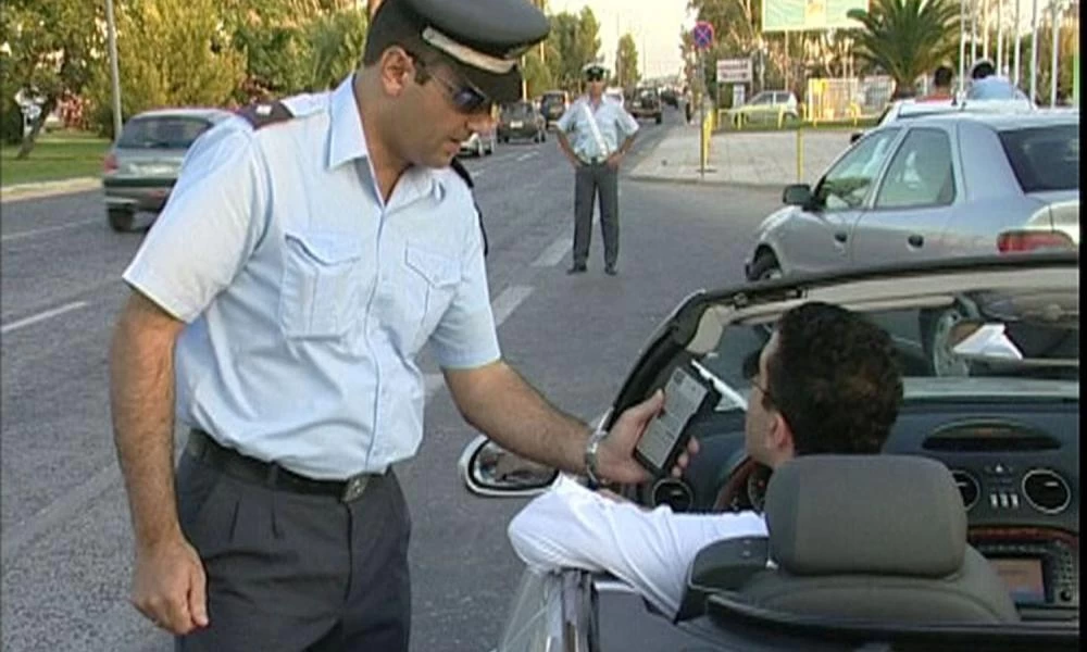 Αλκοόλ και Έλληνας οδηγός πάνε μαζί - Τι έδειξαν τα στοιχεία της τροχαίας